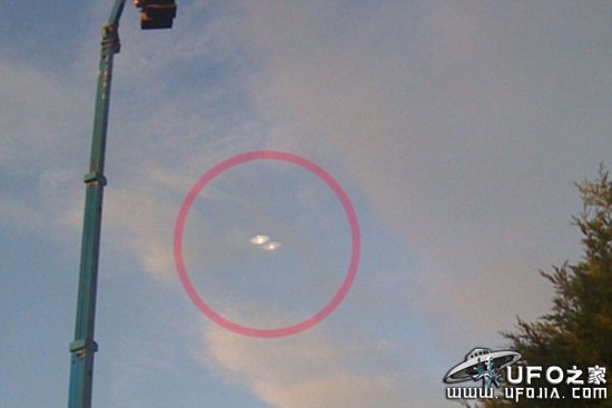 无法解释的神秘现象：1月6日，肯特郡查塔姆地区上空现出现两个明亮的盘状飞行物